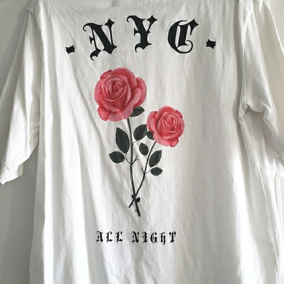 H&M Size S NYC White Tshirt with flower emblem - Picture 3 of 6